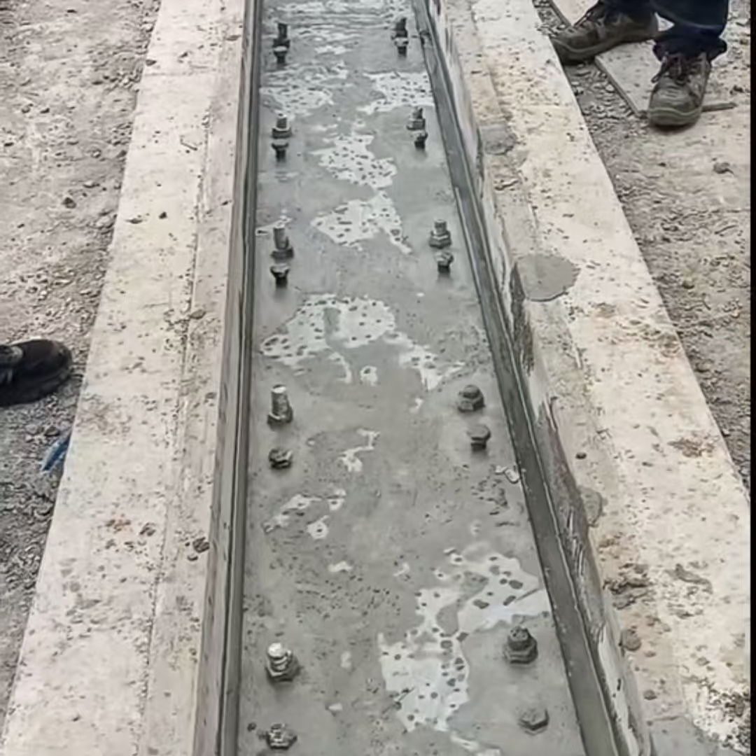 盐源港口码头起重机龙门吊重型机械设备稳固用早强快凝轨道胶泥
